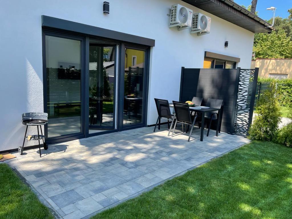 Apartamenty Przy Parku -150M Od Plazy Darłówko Exterior foto